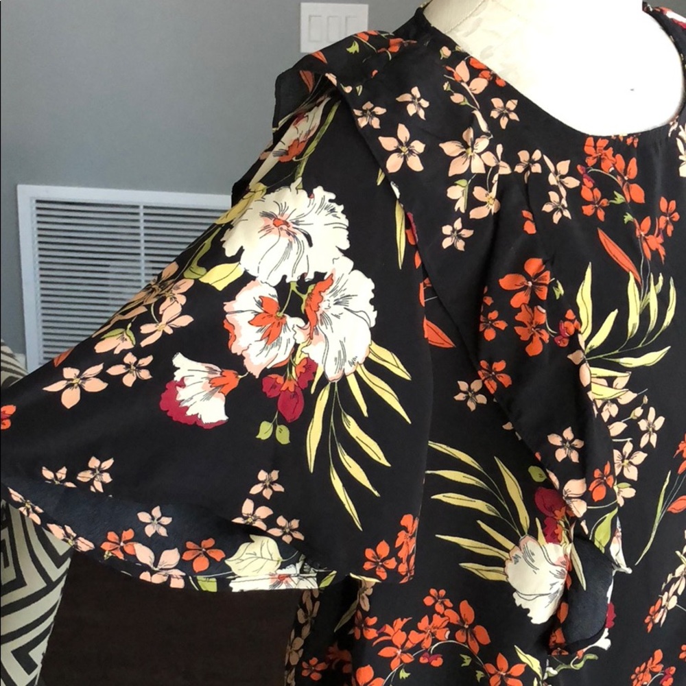 Code X Mode Ruffle Floral Top - Picture 5 of 7